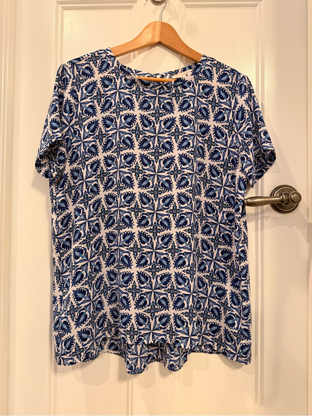 LOFT Blue and White Tile-Print Short Sleeve Tee